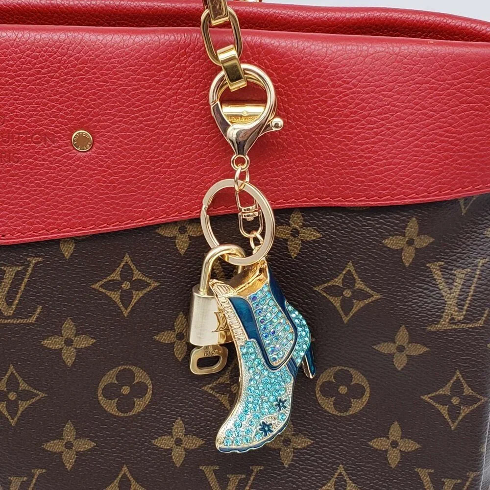 Louis Vuitton Authentic Gold Lock 🔒 Unbranded Shoe Keychain Charm for Bags